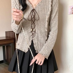【オリジナル生地】優しい甘美風デザイン感木耳元長袖tシャツカーキ色のスリムな上着