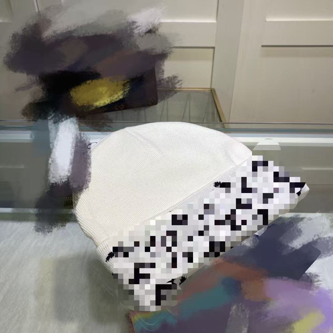 모자 챙 흰색