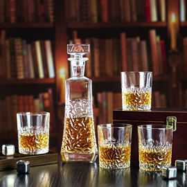 酒杯;醒酒器;酒具套装