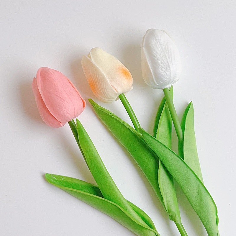 Flores florales Decoración de la sala de estar Decoración Decoración Ramo biónico Tulipán Flor seca de lujo ligero Flor falsa Decoración eterna