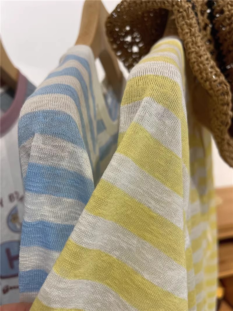 シンプルなカジュアルなゆったりとした肩の袖のストライプの長袖tシャツ女性の夏の日焼け止めシャツのエアコンのブラウスの上着