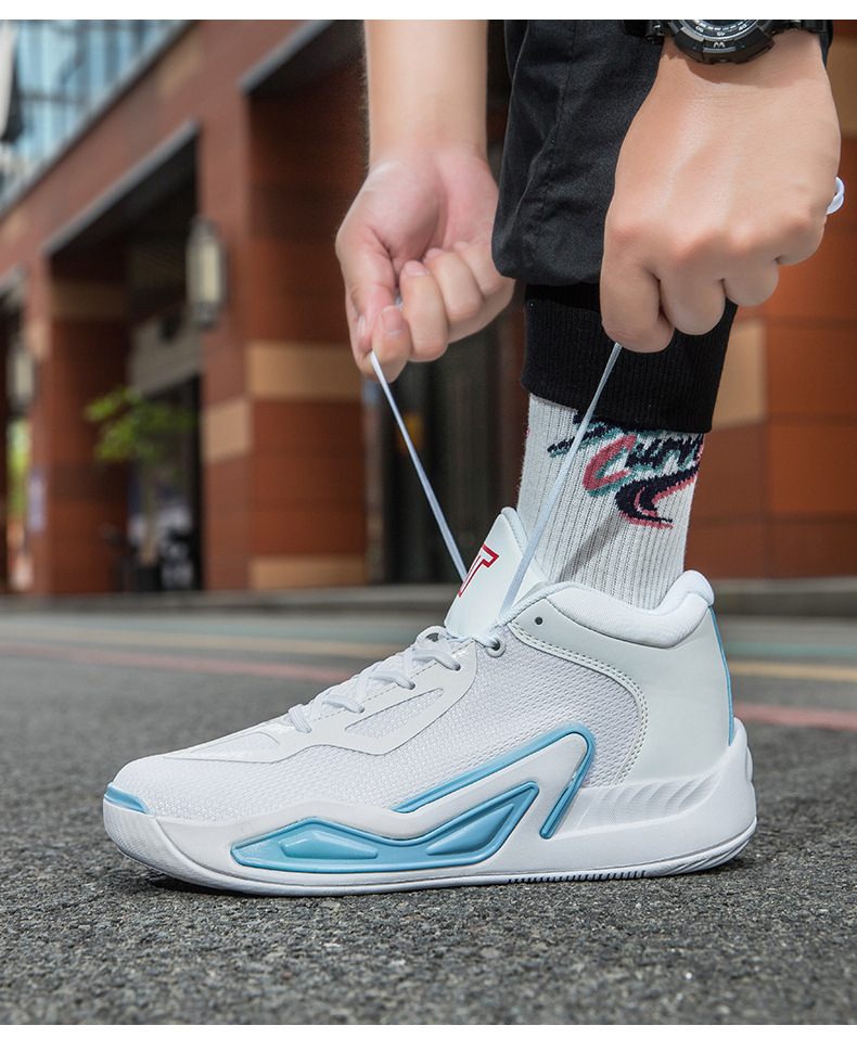 Basketball Shoe Image 2