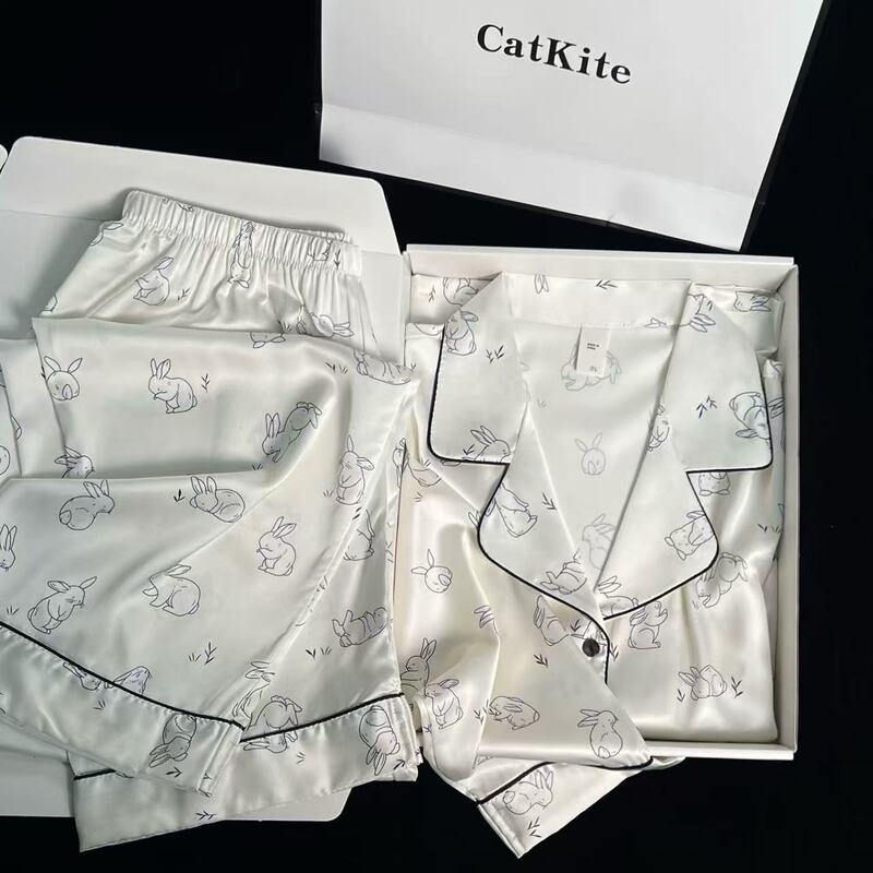 Cat Kite High-End Silk Pajamas for Women, Spring and Autumn Long-Sleeved Mulberry Silk Cartoon Home Wear Gift Box Two-Piece Set Cat Kite High-End Silk Pajamas for Women, Spring and Autumn Long-Sleeved Mulberry Silk Cartoon Home Wear Gift Box Two-Piece Set
