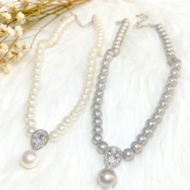 项链;毛衣链;胸针