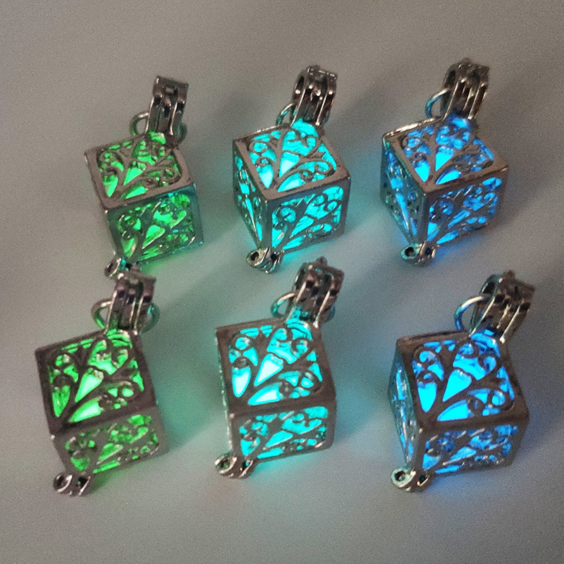 Square retro pendant