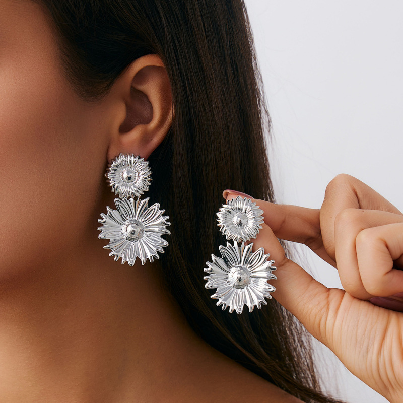 欧美跨境饰品设计感轻奢褶皱几何耳钉earrings 甜酷光面圆形耳饰|undefined
