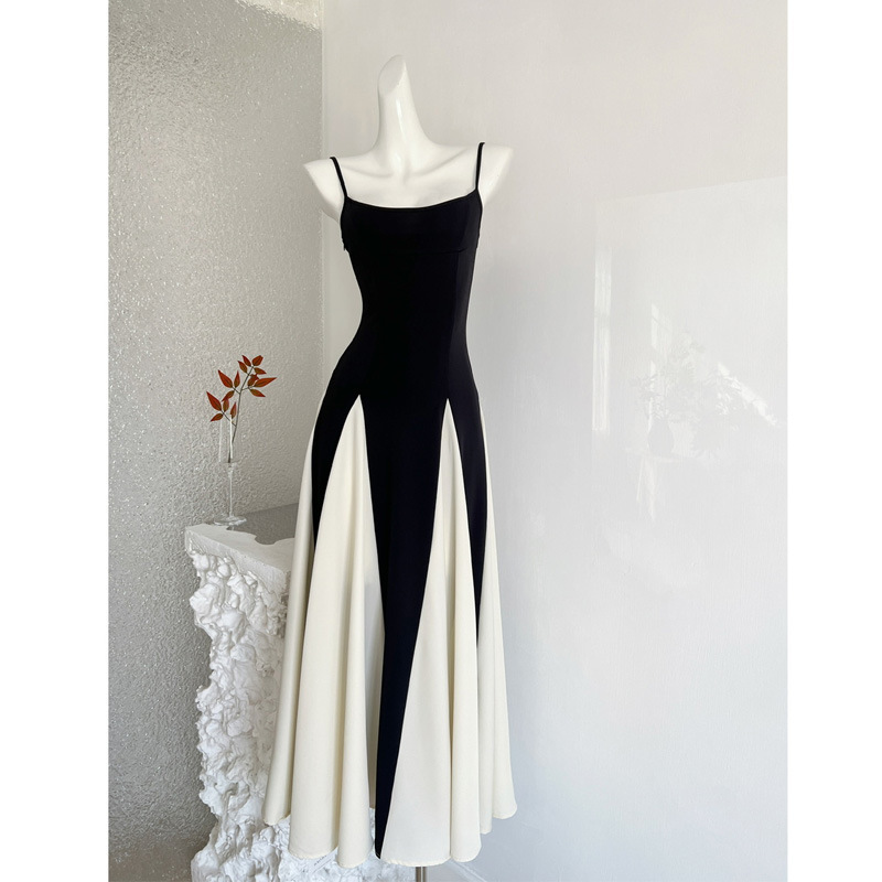 Create a Grand Stage Presence, Goddess! a Must-Have for the Store! Silk Tencel Long Dress, Black and White Ultra-Long Gown, French-Style Dress Create a Grand Stage Presence, Goddess! a Must-Have for the Store! Silk Tencel Long Dress, Black and White Ultra-Long Gown, French-Style Dress