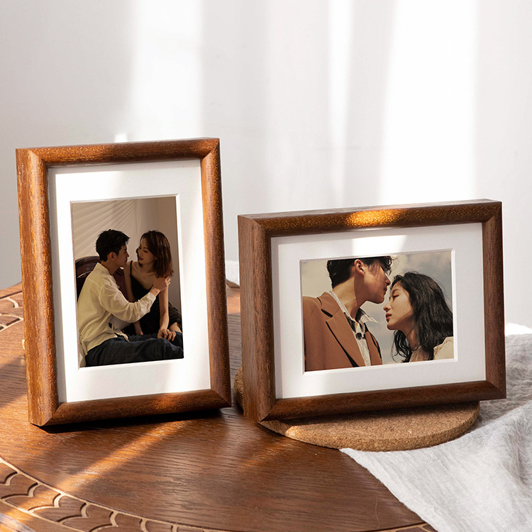 Black walnut solid wood photo frame decoration, 6-inch 7-inch couple wedding photo customization, high-grade decoration