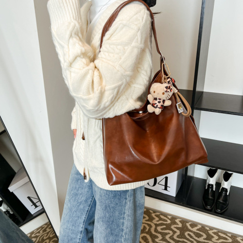 Simple large capacity bag for women's new retro shoulder bag high-quality texture fashionable commuter crossbody bag