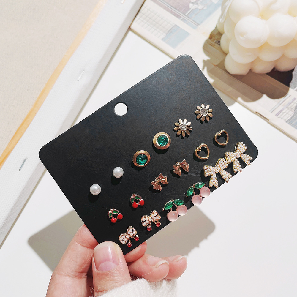 Factory Wholesale Alloy One Card Stud Earrings 9 Pairs Earring Set Geometric Electroplating Rhinestone Earrings Accessories Female Wholesalepicture4