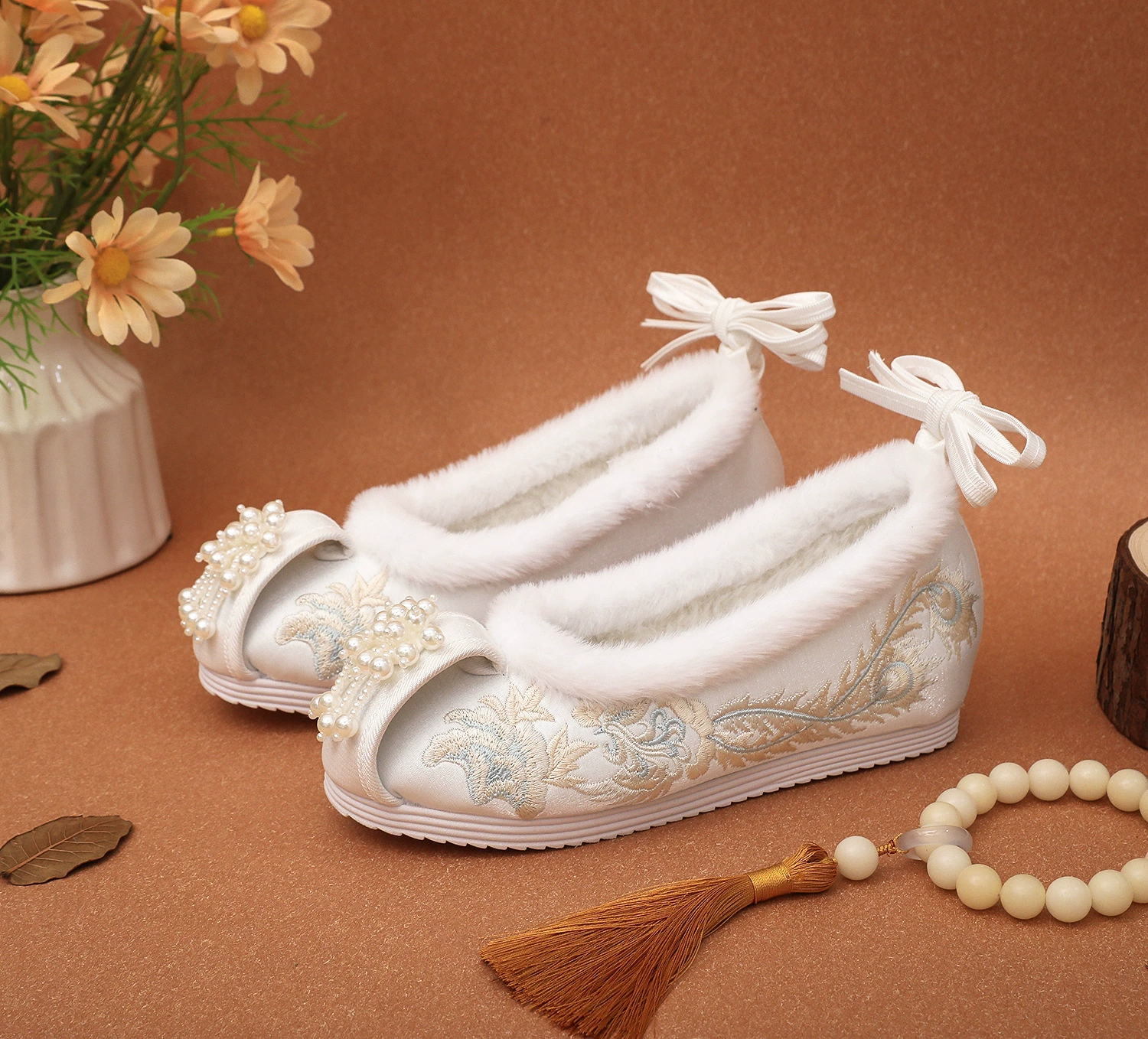 Hanfu Cloth Shoes (Qinglong) Phoenix Embroidery, Velvet with Wool Lining and Pearl Detail, Sizes 35–41