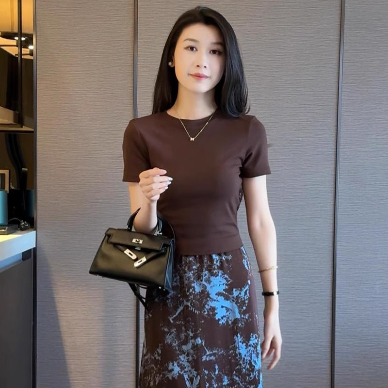 时尚套装裙女2025夏新款时髦洋气设计感镂空短袖T恤半身裙两件套|undefined