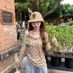 韩版不规则斜领露肩菱形格长袖T恤女秋季2025荷叶边修身显瘦上衣