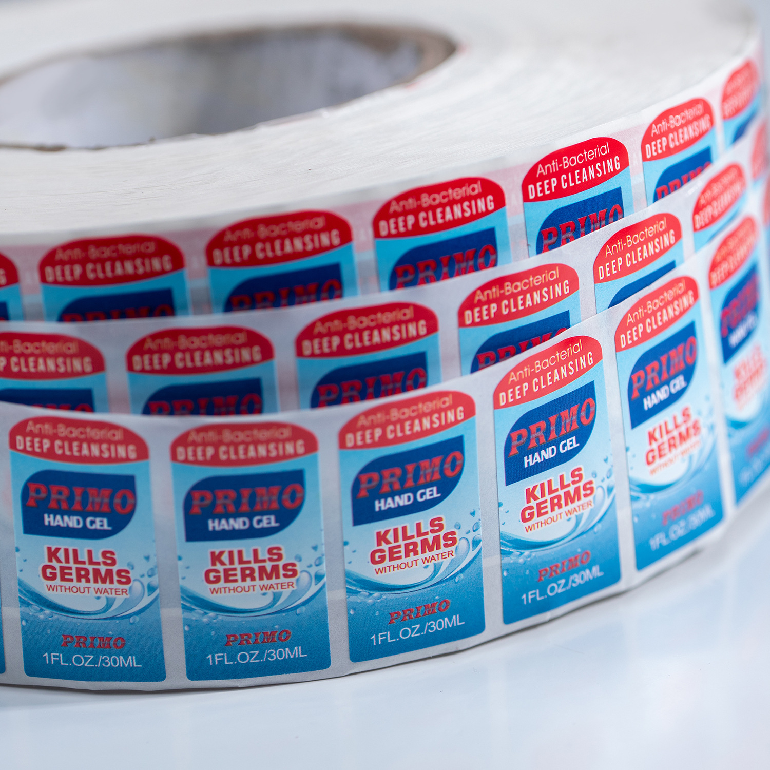 厂家批发印刷透明pvc不干胶标签卷筒食品烫金封口贴广告标牌贴纸