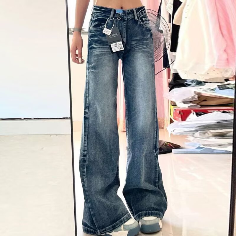 American Retro High-Waisted Flared Jeans for Women, New Winter Style, Washed with Scratch Design, Loose and Slimming Floor-Length Pants