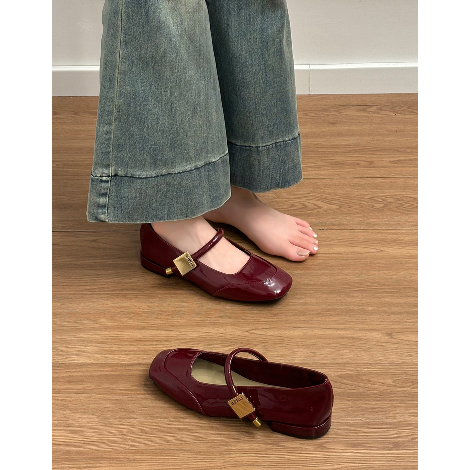 Versión de piel de oveja ~ Zapatos Mary Jane rojos de cuero para mujer nuevo estilo francés retro boca baja todo fósforo noche zapatos individuales zapatos pequeños