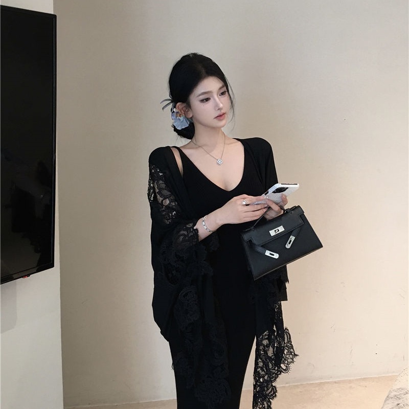 纯欲套装蕾丝拼接黑色披肩外套女秋季名媛风吊带连衣裙长裙两件套