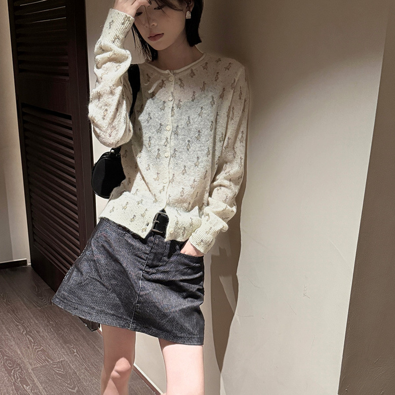 Linoqi's new Korean-style cartoon duck print knitted cardigan jacket for women 2026, unique design for outerwear