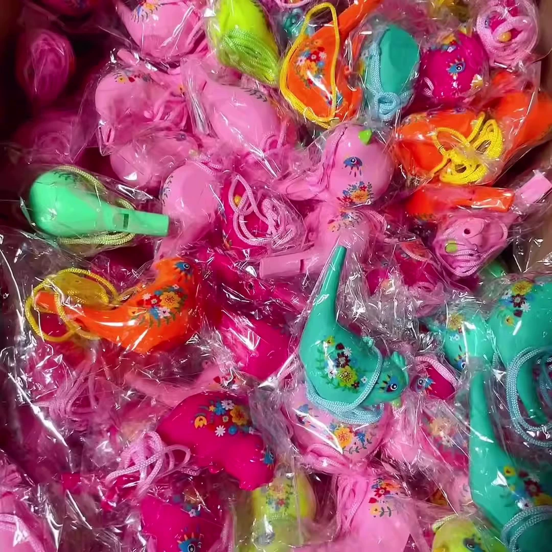 Детская игрушка, ремешок, расписной свисток, ностальгия