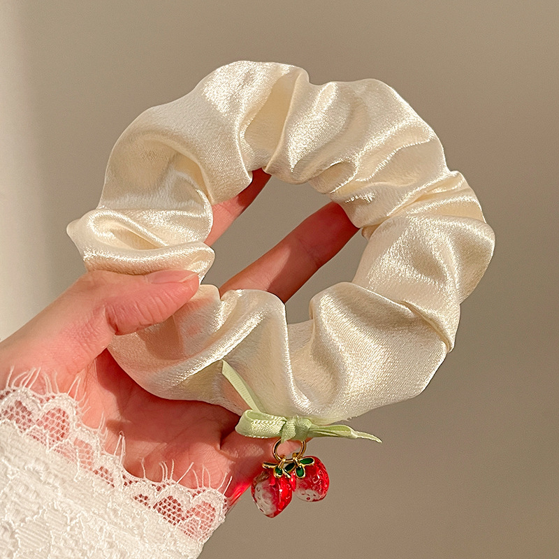 Strawberry, pendant