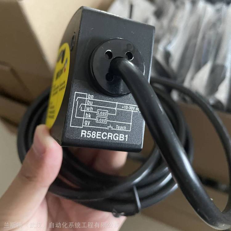 BANNER邦纳光电开关QMT42VP6AFV400Q