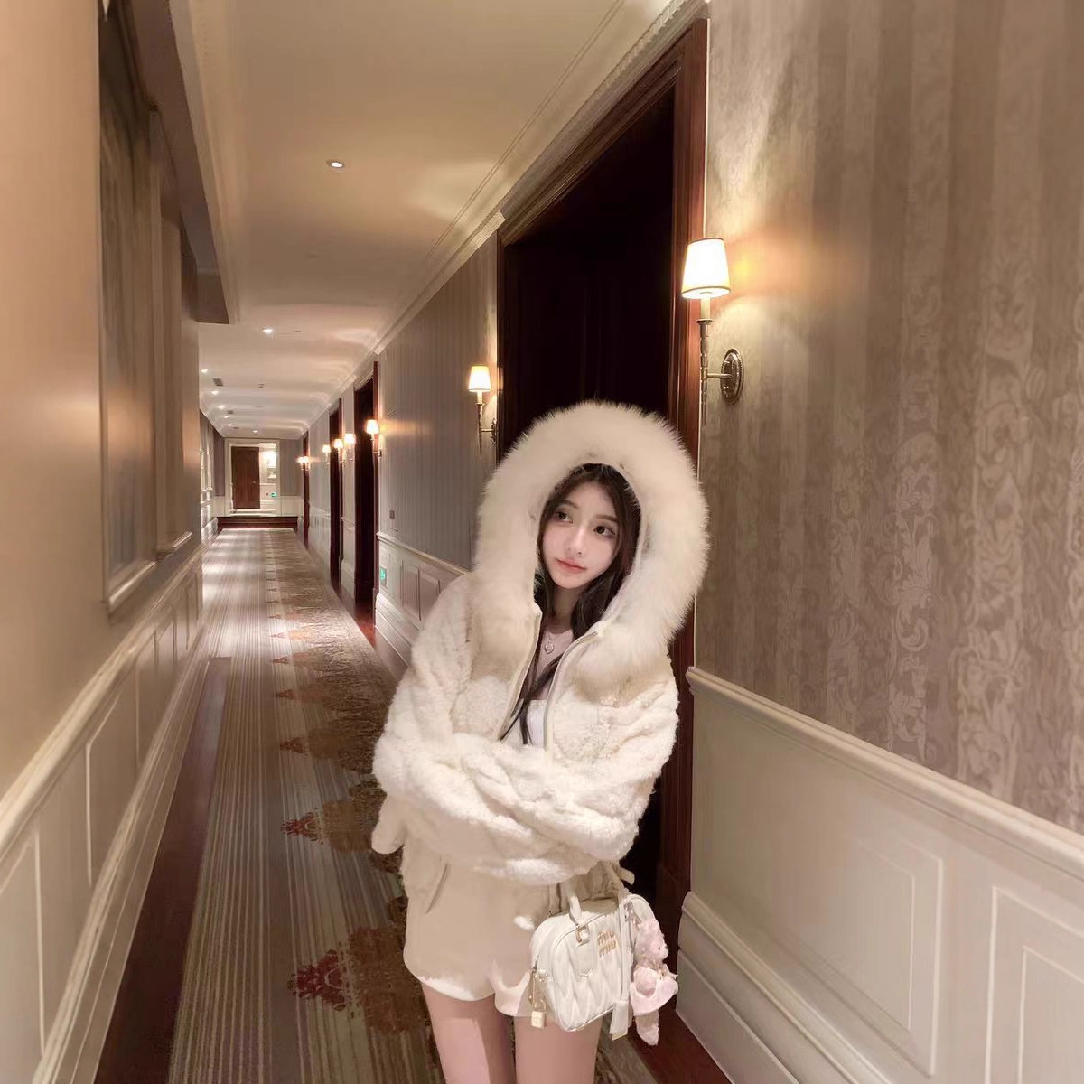 2025 New Autumn and Winter Women's Hooded Tops Quilted Knitted Jackets Long-Sleeved Sweaters Cardigans Korean Fur Collar Winter Clothes