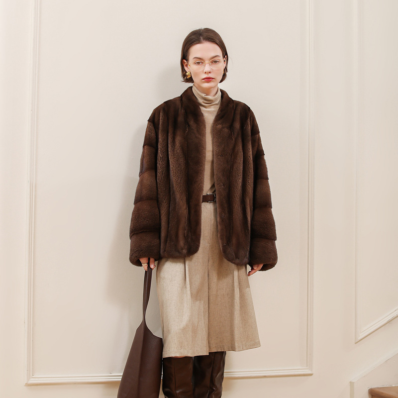 2026 New Mink Fur Coat for Women, Vintage Young Luxury Short Style, Whole Mink Fur
