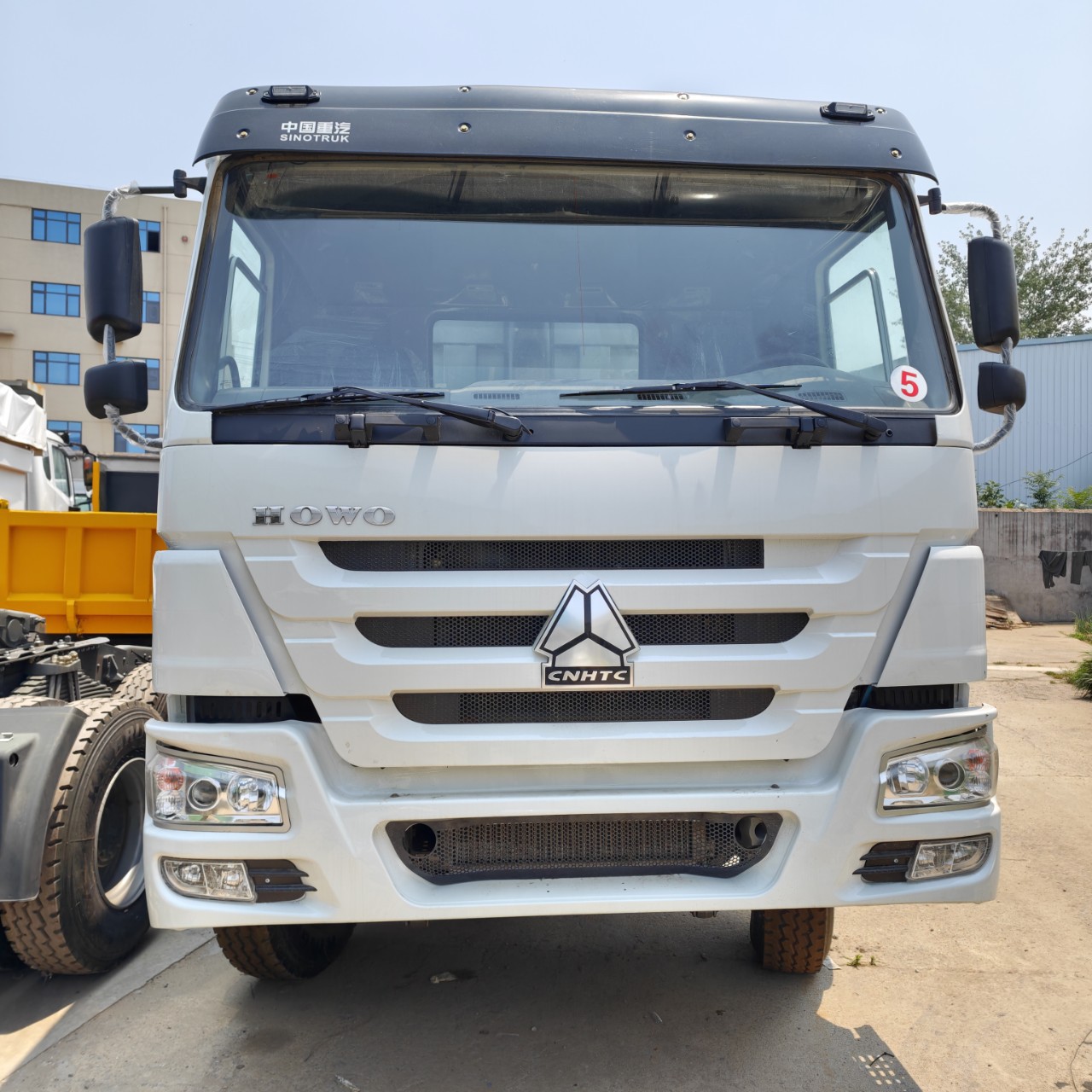 Cross-border HOWO heavy-duty dump truck, 371/375 horsepower, 12-wheel muck dump truck parts