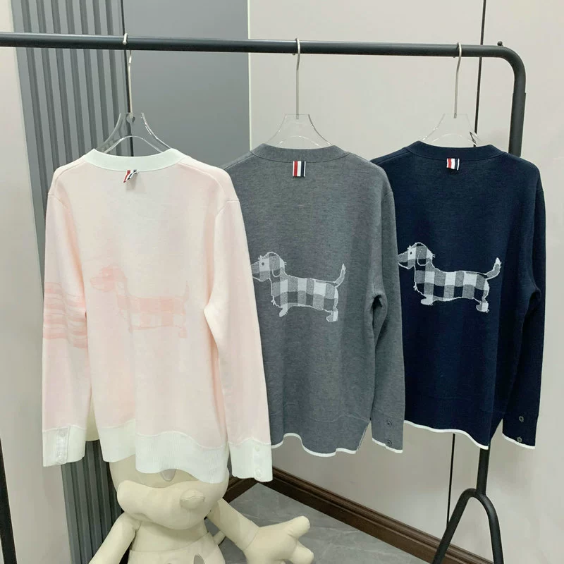 Кардиган TikTok Supply с кодированным номером заказа 9298, модель Back Square Dog