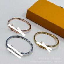 �߰汾����������CŮ�֭h�����r�а׽�ɫ�㙉ɫ��ɫ�������C