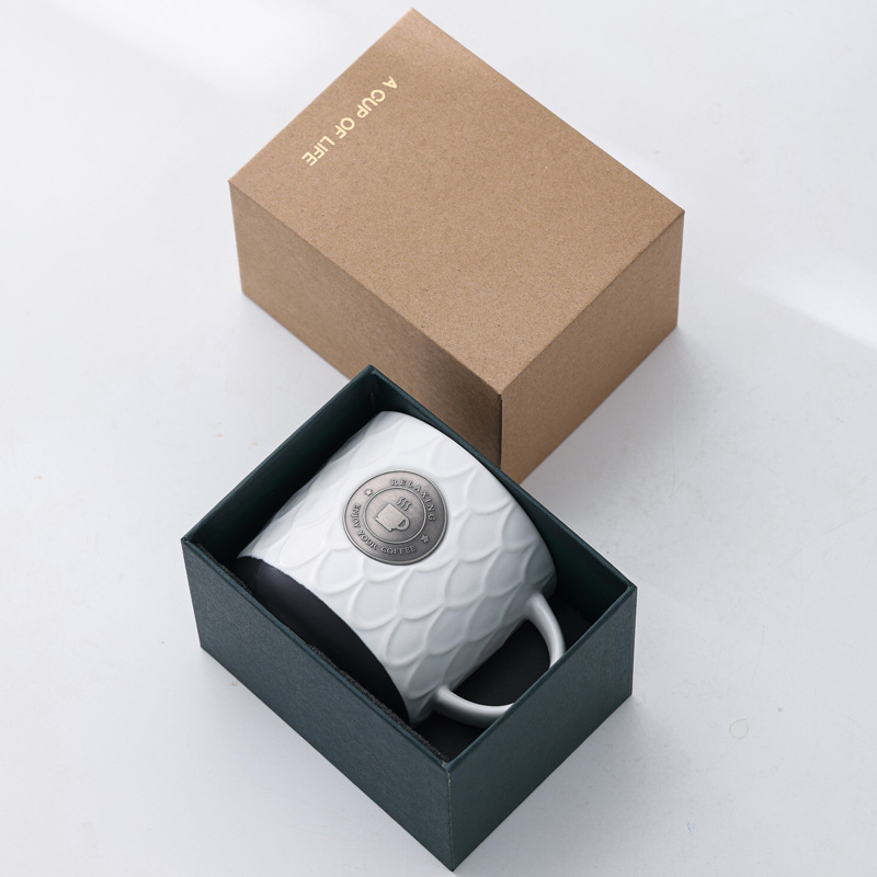 Taza de bronce Taza de bronce Taza de café Taza de agua en relieve Taza de cerámica Logo