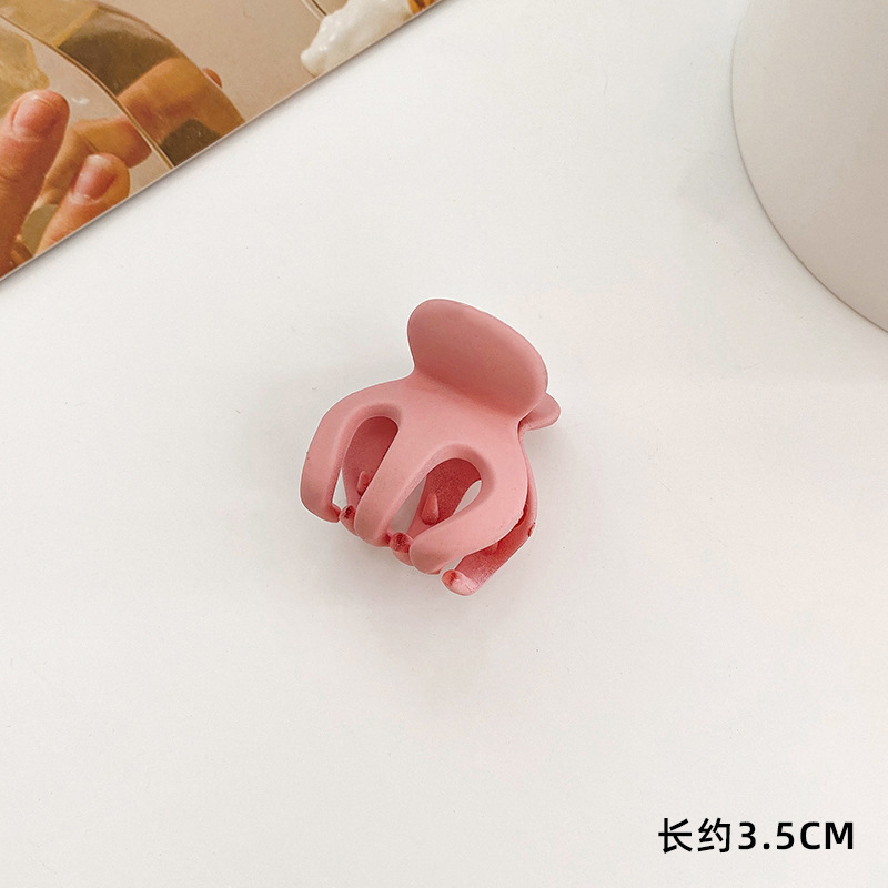 Serie de café de leche clip de pelo grande clip de tiburón hembra cuchara trasera updo simple temperamento clip de pelo moda accesorios para el cabello al por mayor