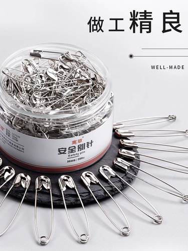 Old-fashioned safety pins to fix clothing buckle pins, small, large, oversized paper clips, paper clips, bed sheet closing pins