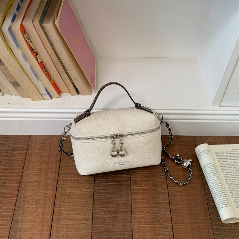 Bolso de mano de alto nivel de estilo occidental para mujeres 2026 nuevo nicho bolso de caja de lujo ligero bolso de hombro de cadena universal