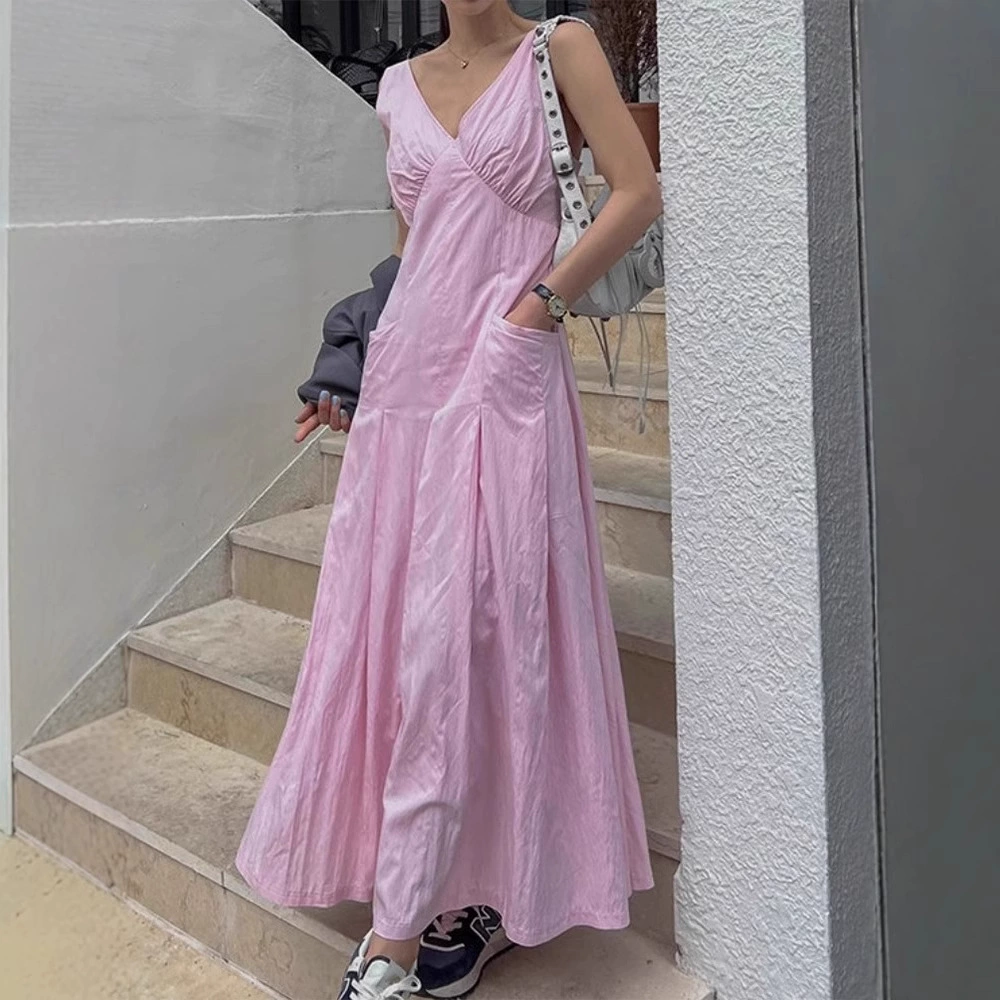 Женское плиссированное платье-жилет с двумя карманами в корейском стиле, новое летнее элегантное струящееся длинное платье без рукавов с v-образным вырезом.