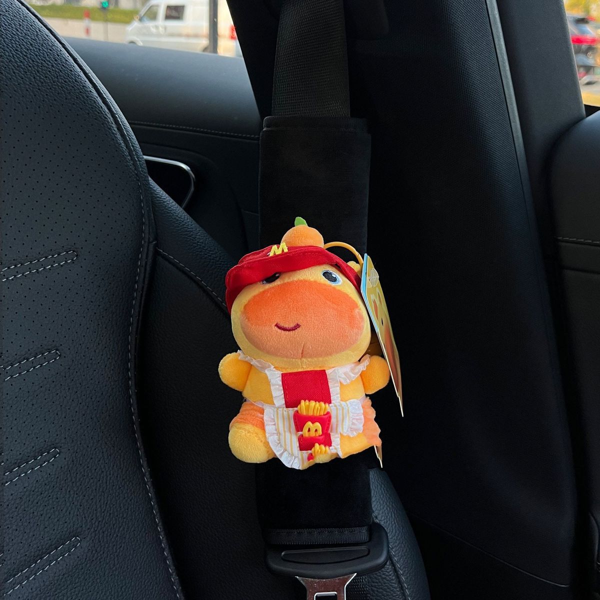 Hamburger Capybara Lulu Car Seatbelt Shoulder Pad Plush Pendant Capybara Doll Ornament Gift