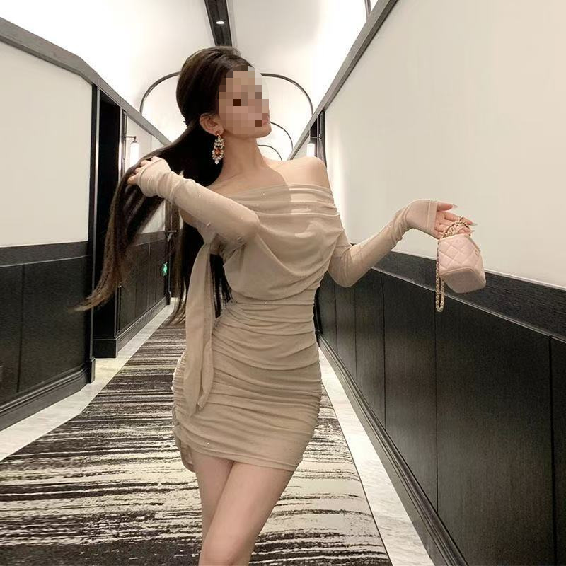 GraceChic Sexy Hot Girl Off-Shoulder Langarm Transparentes Damen Herbst Schwarz Slim Fit Schimmerndes Unregelmäßiges Raffkleid_voghion.com