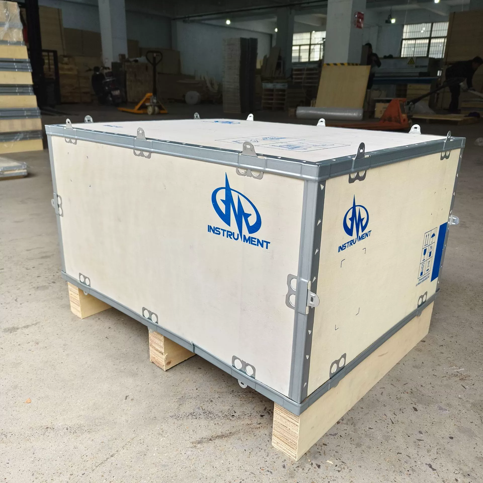 Индивидуальные многопараметрические логистические оборотные деревянные ящики с металлическим ремнем, упаковка без фумигации, оборудование для транспортировки, съемные деревянные ящики.