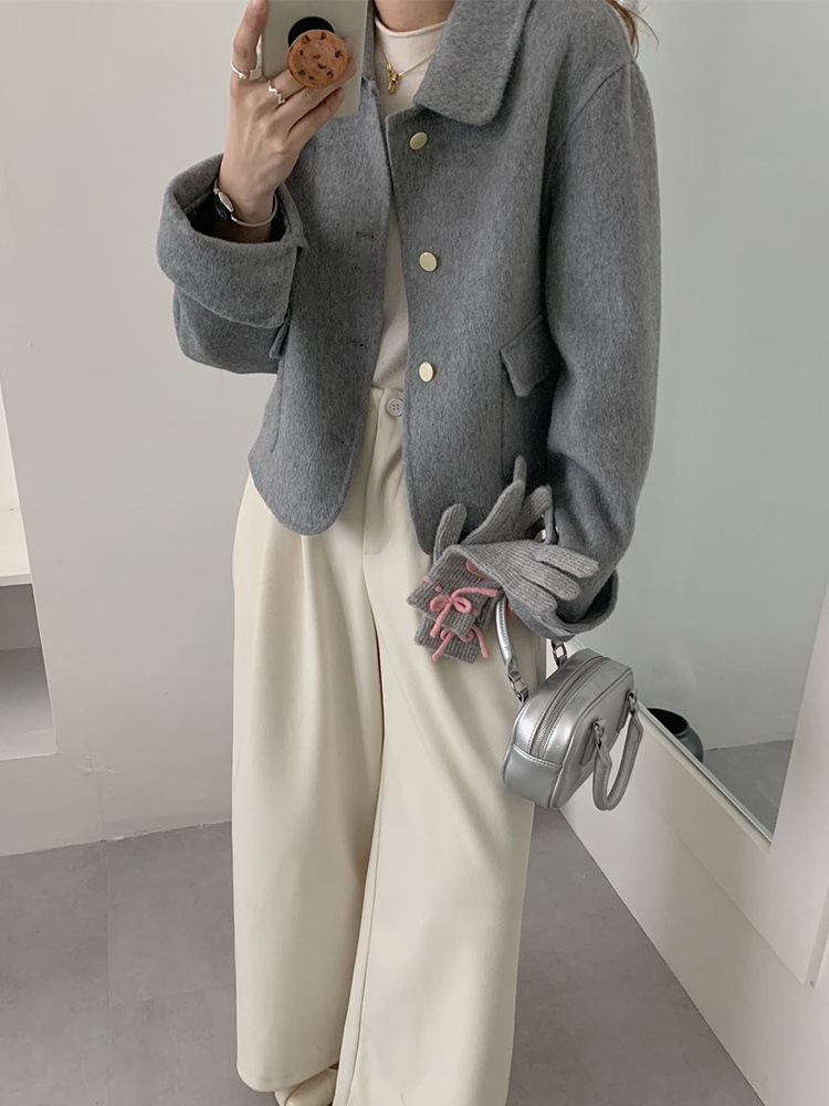 회색