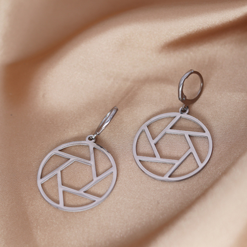 Geometric Camera Aperture Iris Hoop Earrings Stainless Steel Vintage Pendant Jewelry Gift for Women Photographer Geometric Camera Aperture Iris Hoop Earrings Stainless Steel Vintage Pendant Jewelry Gift for Women Photographer