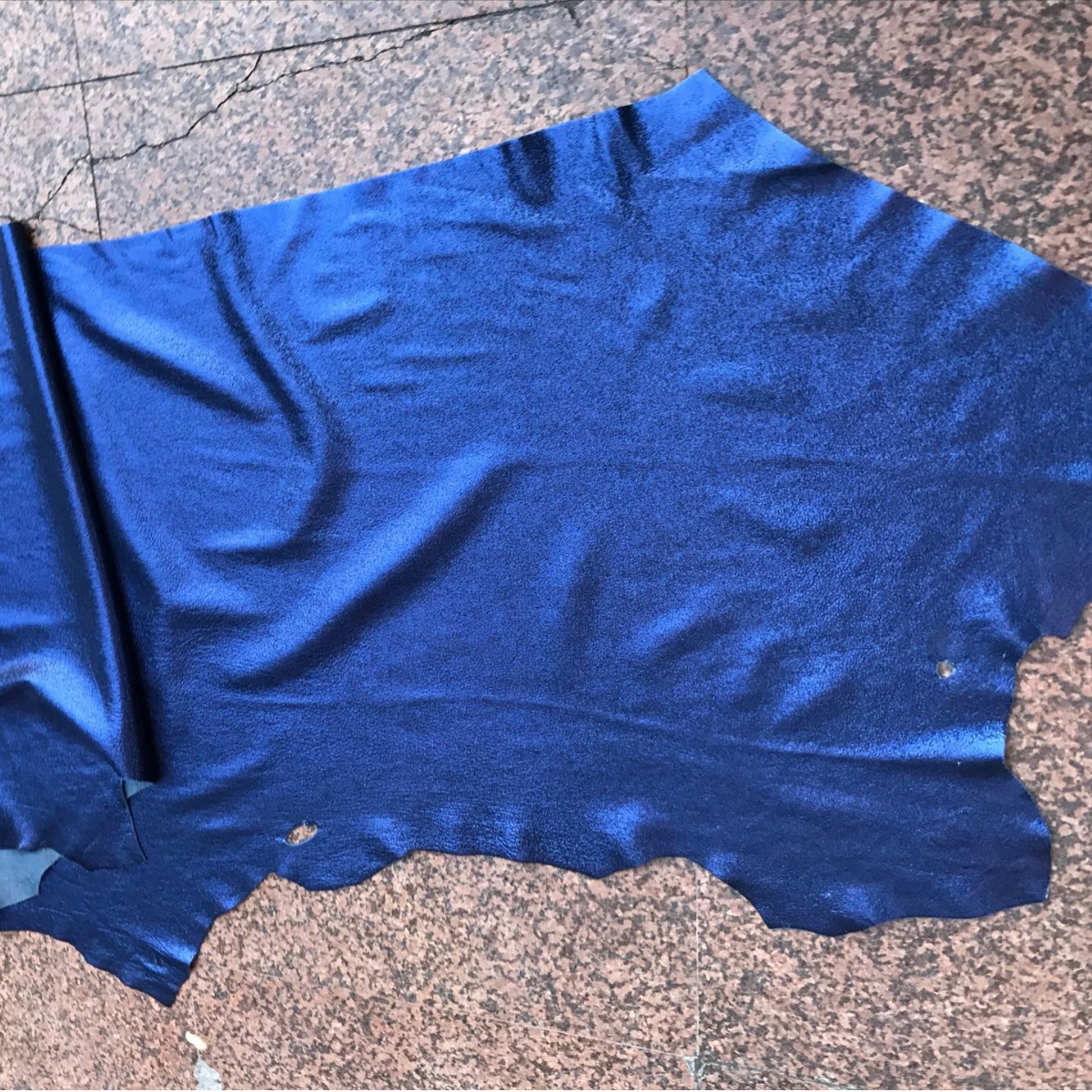 头层缩纹皮 头层牛皮 皮革 皮料 面料 牛皮 金属光牛皮 宝石蓝色