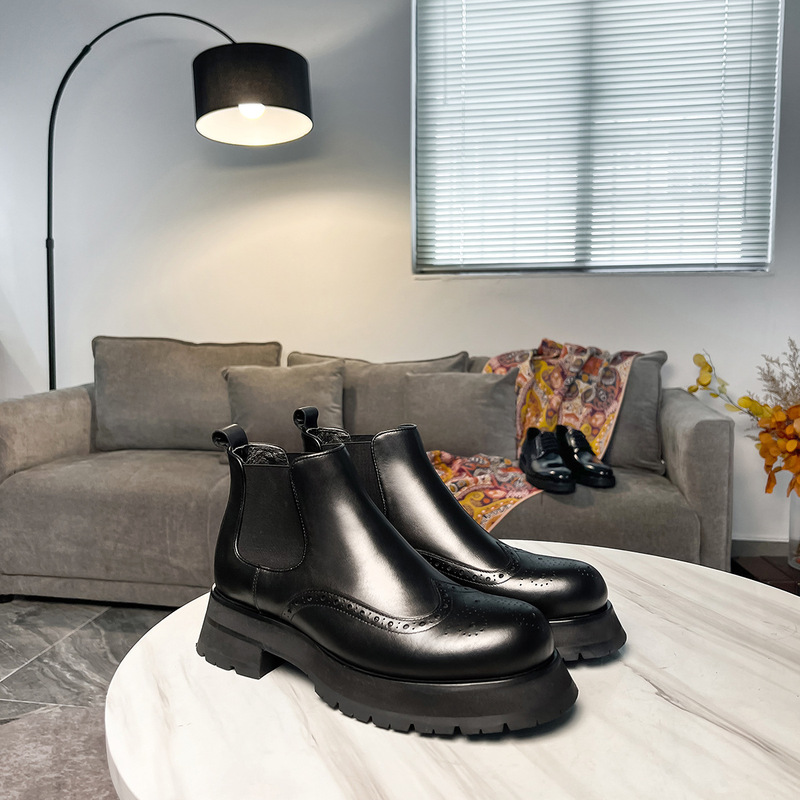 [Spot] 2023 new men's big head Chelsea boots thick bottom carved head raised men's shoes big head tide