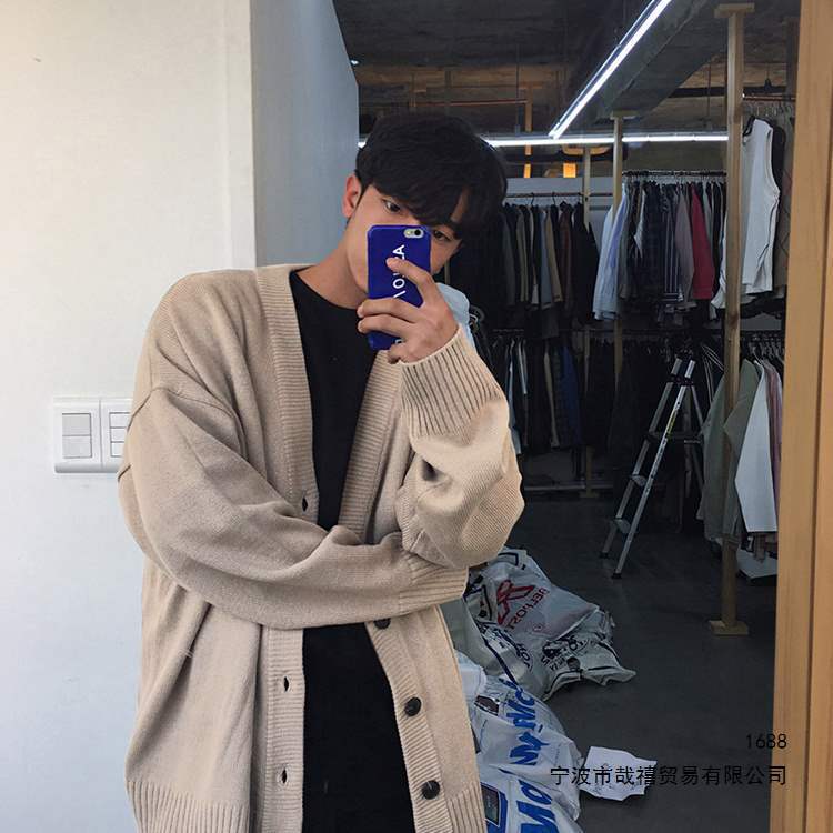 New spring and autumn knit sweaters, trendy outerwear and innerwear tops, casual style cardigans, loose-fitting jackets for men and women, couple's wear New spring and autumn knit sweaters, trendy outerwear and innerwear tops, casual style cardigans, loose-fitting jackets for men and women, couple's wear