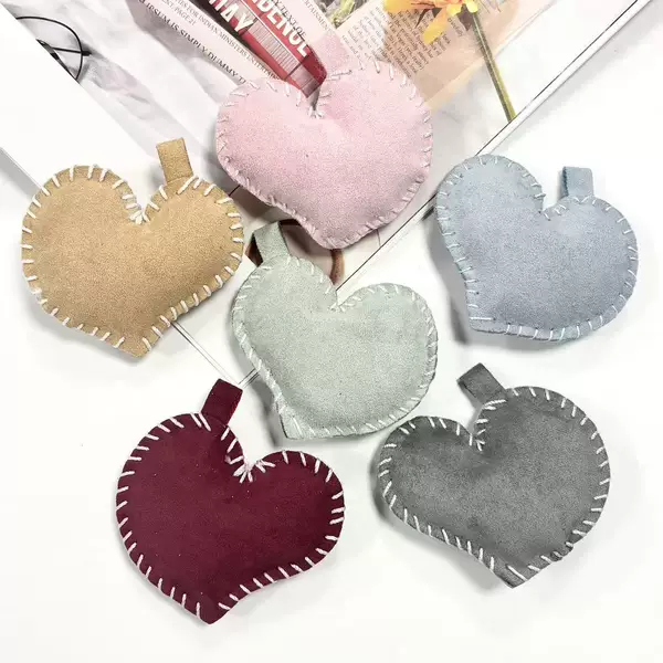 Bag Charms with a High-End Feel, Niche Mini Creative Original Heart-Shaped Cute Pendants, Small Plush Accessories with High Aesthetic Value