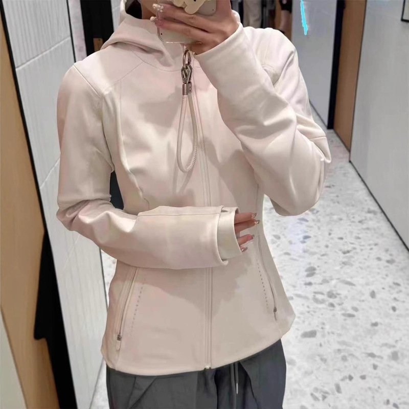 Slim-Fit Softshell Jacket for Women, Outdoor Coat, 2026 Spring and Autumn New Style, Windproof, Waist-Cinching Top, Mountaineering Wear Slim-Fit Softshell Jacket for Women, Outdoor Coat, 2026 Spring and Autumn New Style, Windproof, Waist-Cinching Top, Mountaineering Wear