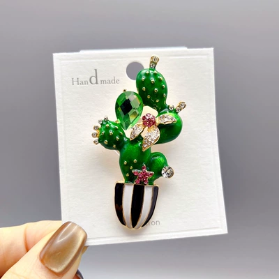 European and American Fashion Vintage Cactus Brooch Women's vintage Enamel Corsage French Niche Elegant Pin Accessories (Yaxa sancaqları)