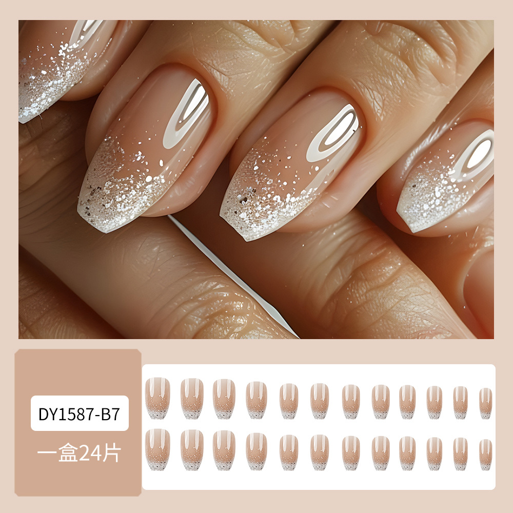 Las uñas de arte de uñas tipo ballet más vendidas en Europa y América, brillo, parche de uñas degradado blanco, armadura de desgaste simple de sentido avanzado