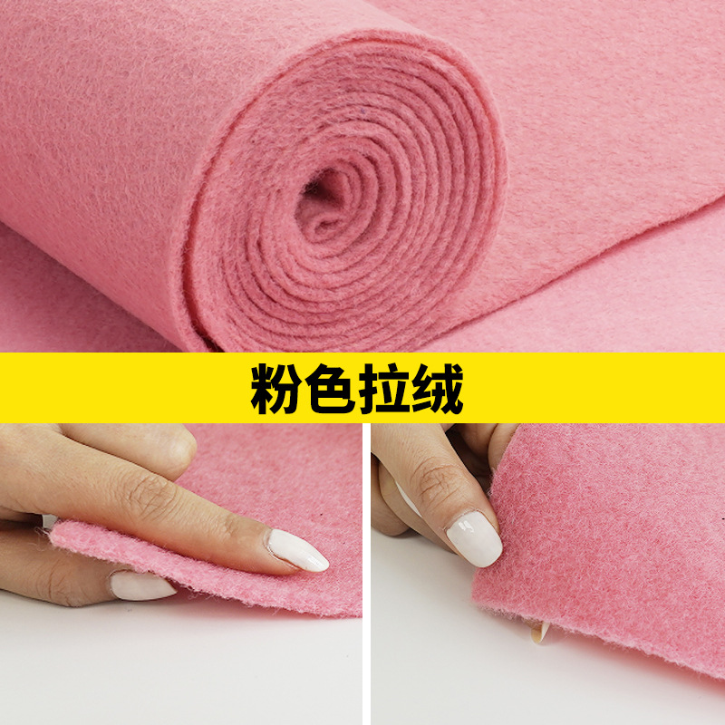 結婚祝いの赤いじゅうたんは一度に結婚して店の入り口を開店します。