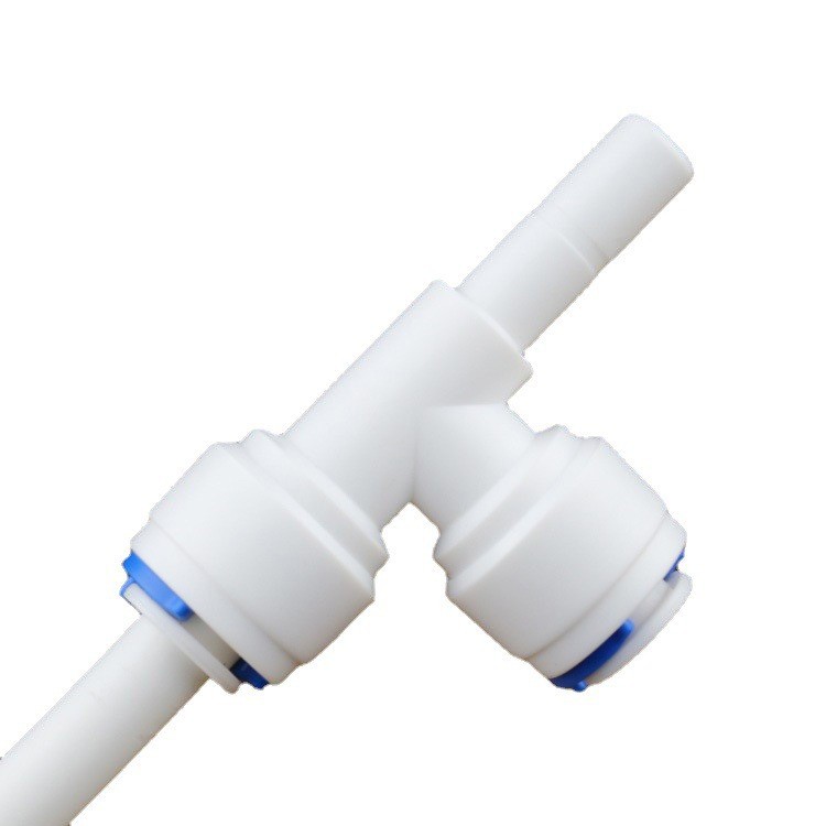 Compra al por mayor de dos puntos conector purificador de agua tee conector K7012 lado enchufe tee