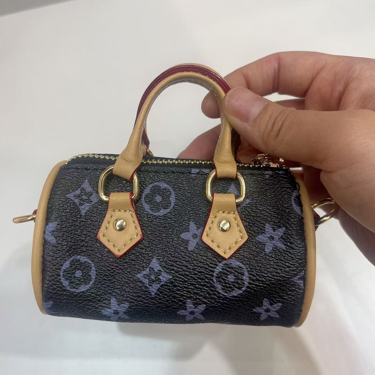 Mini monedero sobre rojo, bolso de concha para presbiterias, bolso para auriculares, llavero, bolso de tendencia creativa, colgante, joyería, moda